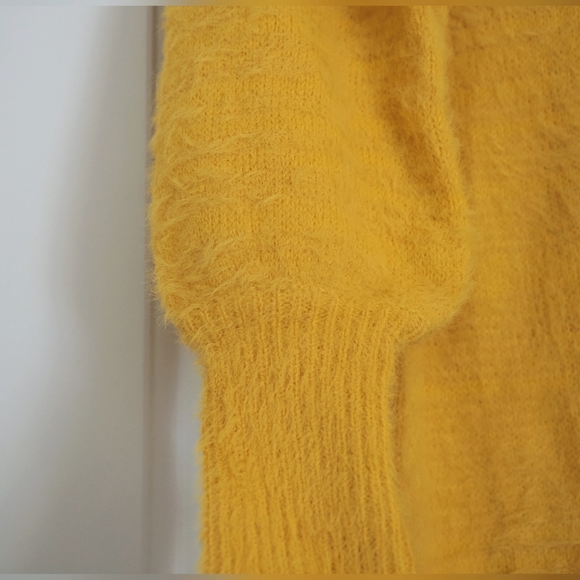 NWT turtleneck sweater - Picture 3 of 3